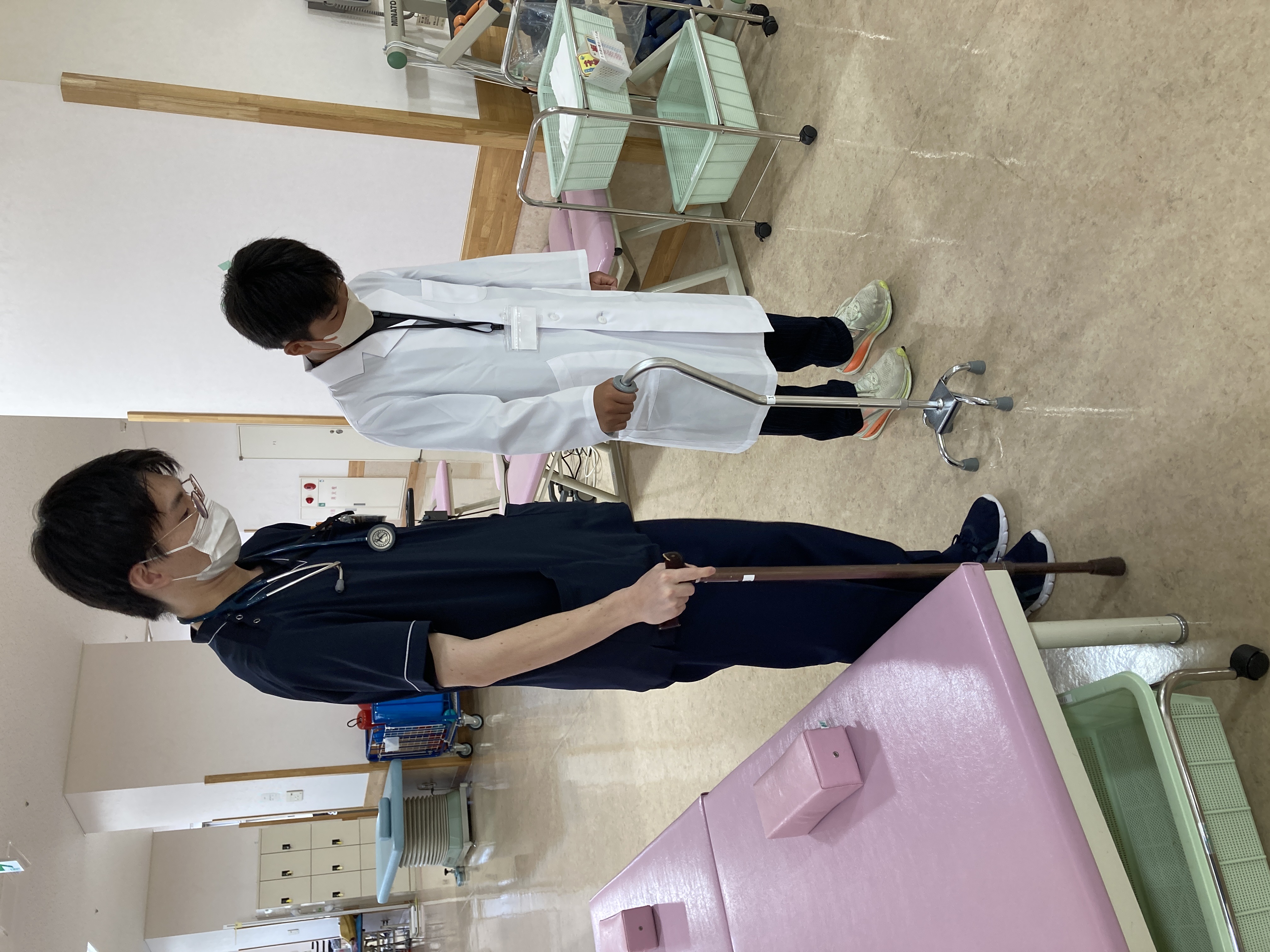 リハビリテーション室の職場体験学習の様子